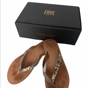 Frye leather flip flop sandal snake print size 8